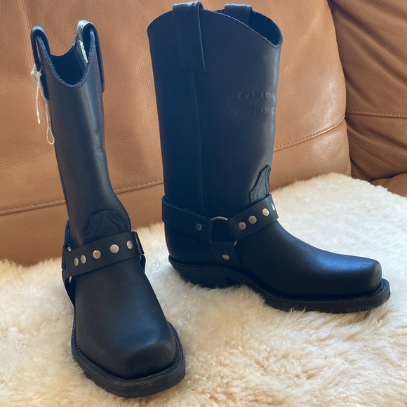 NWOT Canada West Women's Boots - Black Loggertan 7629. Size 6- C width. - Picture 4 of 8